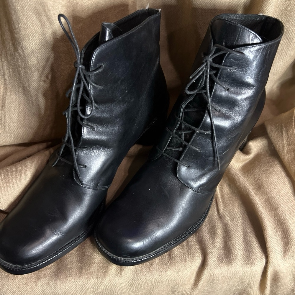 Charles David by Nathalie M vintage 1990s black leather BoHo lace up ankle boots